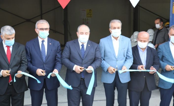 Bakan Varank Lice’de 125 kişiye istihdam sağlayan mermer fabrikasının açılışını gerçekleştirdi