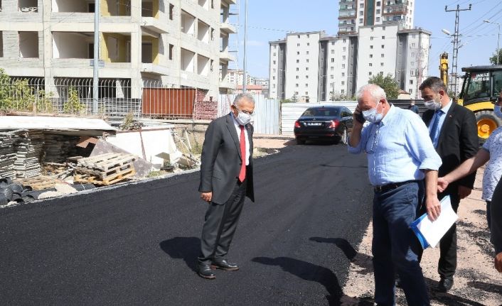 Başkan Büyükkılıç, Tapu Kadastro Bölge Müdürlüğü hizmet binası çevresindeki çalışmaları yerinde denetledi