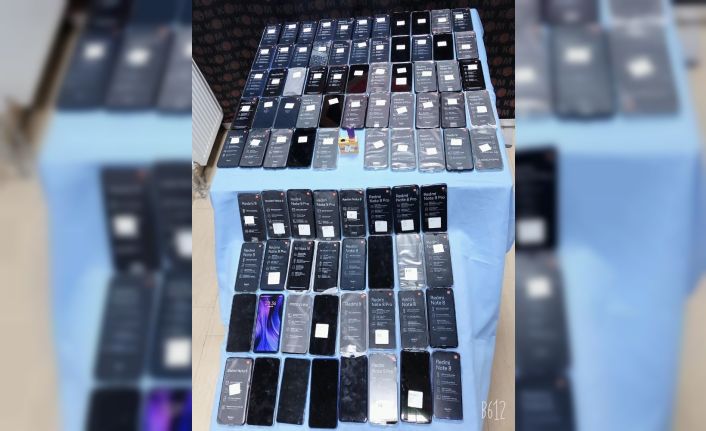 Bitlis’te 86 adet kaçak cep telefonu ele geçirildi