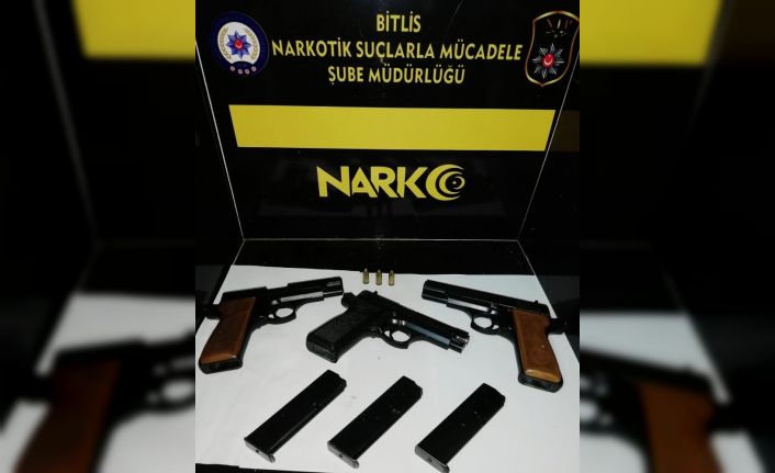 Bitlis’te ruhsatsız silah ele geçirildi