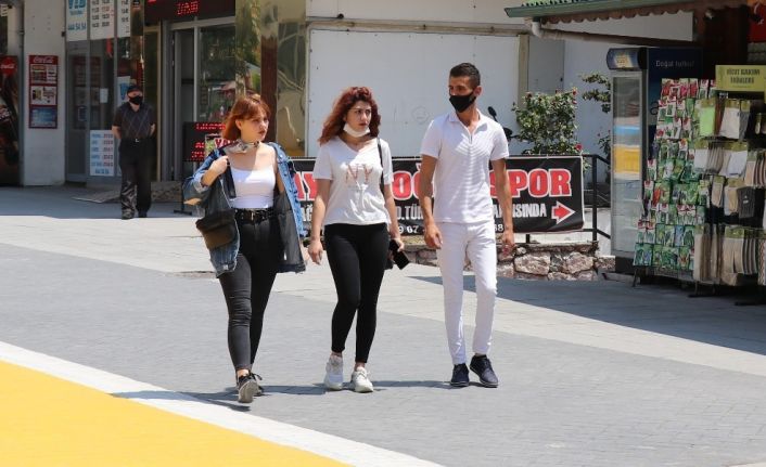 Bolu’da maske takmayanlara 2 milyon 139 bin lira ceza kesildi