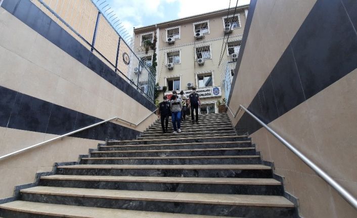 Büyükçekmece ve Kadıköy’de evlerden 600 bin TL’lik hırsızlık yapan şahıslar yakalandı