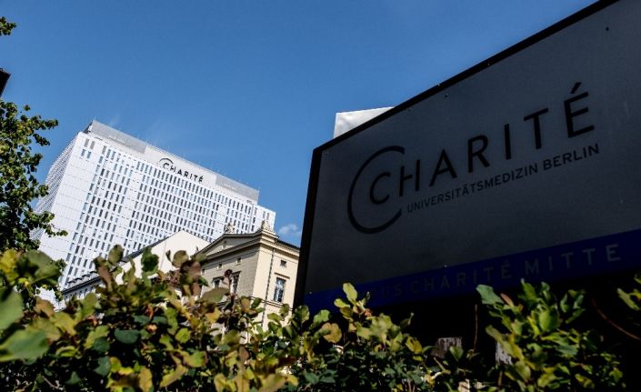 Charite Hastanesi: “Navalny kısa süreliğine yatağından ayrılabiliyor”