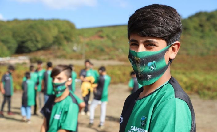 Çocukların spor malzemesi isteğini Büyükakın karşıladı