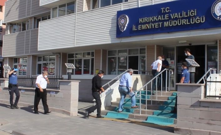 Covid-19 yasağını hiçe sayan 16 kişi kumar oynarken yakalandı