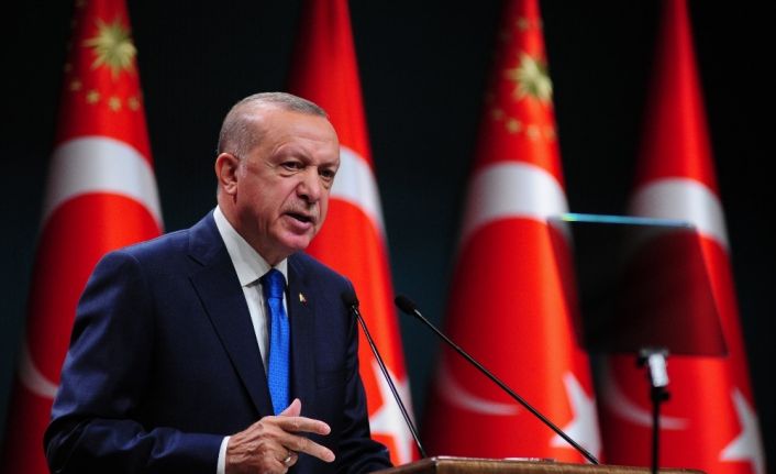 Cumhurbaşkanı Erdoğan: “Geçmişte Türkiye’yi sürekli küçümseyen, önemsiz görenler aynı tavrı sürdüreceklerini veyahutta sürdüremeyeceklerini görünce daha da azgınlaştı. Doğu Akdeniz’de Türkiye’yi kıyılarına hapsetmeye çalışanların oyunlarını bozduk.”