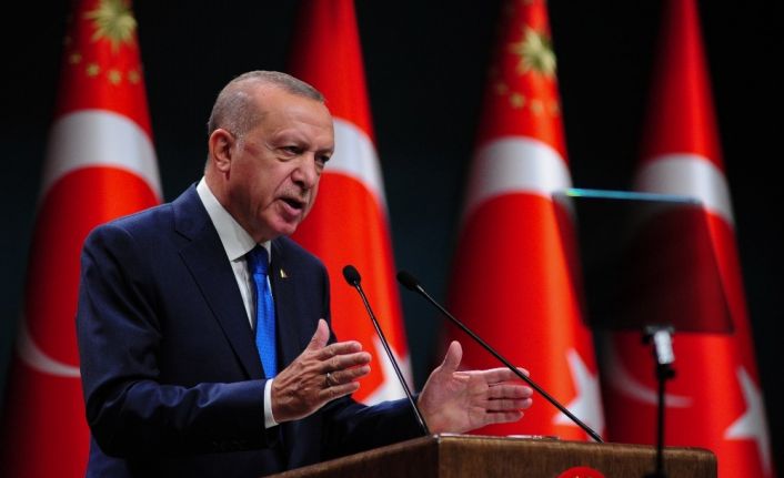 Cumhurbaşkanı Erdoğan: "Okullarımızı eğitim-öğretime açıyoruz, yüz yüze ve uzaktan eğitim birlikte yapılacak"
