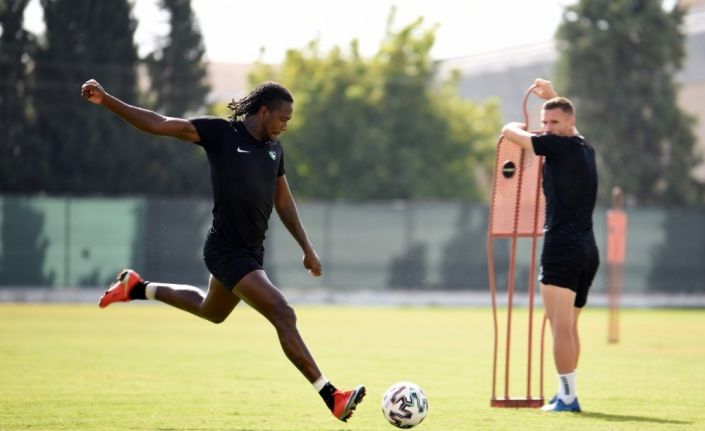Denizlispor, Antalyaspor maçı hazırlıklarına sabah idmanı ile devam etti