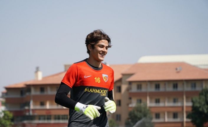 Doğan Alemdar ve Adem Doğan U19 milli takımın aday kadrosuna davet edildi