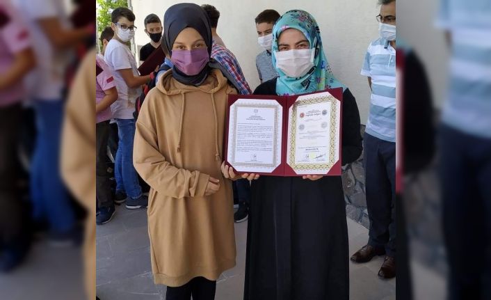 Eğitim’de yapılan iş birliği sonucu hafız olan 8 öğrenci belgelerini aldı