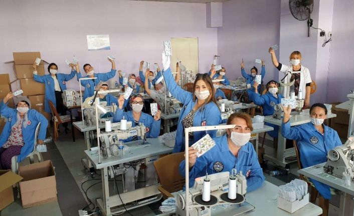 Fabrika gibi çalıştılar, 162 bin maske, 6 ton dezenfektan ürettiler