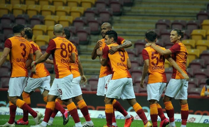 Galatasaray, Gaziantep FK maçının formalarını açık artırmaya çıkardı