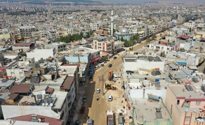 Gaziantep’te kilit taşları sökülüyor asfalt dökülüyor