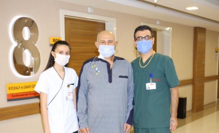 Gaziantep’te uyutulmadan küçük bir kesi ile tıkalı olan şah damarı açıldı