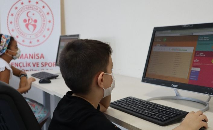 Gençlik ve Spor Bakanı Kasapoğlu: “345 gençlik merkezimizde EBA eğitim seferberliği başlattık”