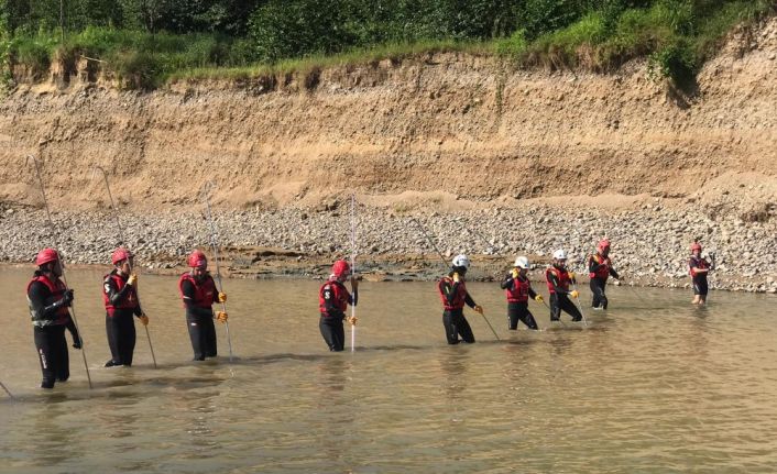 Giresun’da selde kaybolan 4 kişiyi arama çalışmaları 24. gününde de devam ediyor