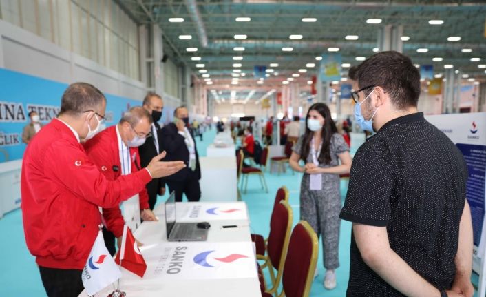"Giyilebilir EKG tişörtü "ve "Basınçlı Diyabetik Ayakkab" projeleri finalde