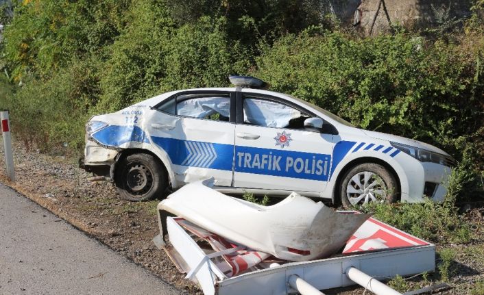 Göreve giden polis ve jandarma ekibi kaza yaptı: 2 yaralı