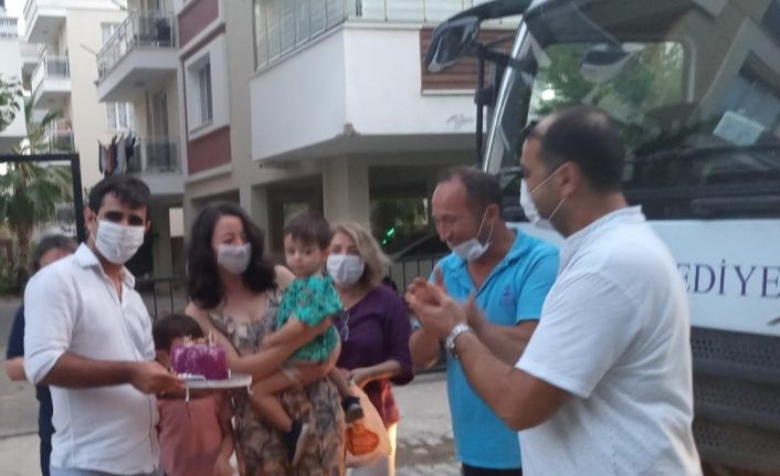 Her gün çöp arabasına el sallayan minik Yaman’ın hayali gerçek oldu