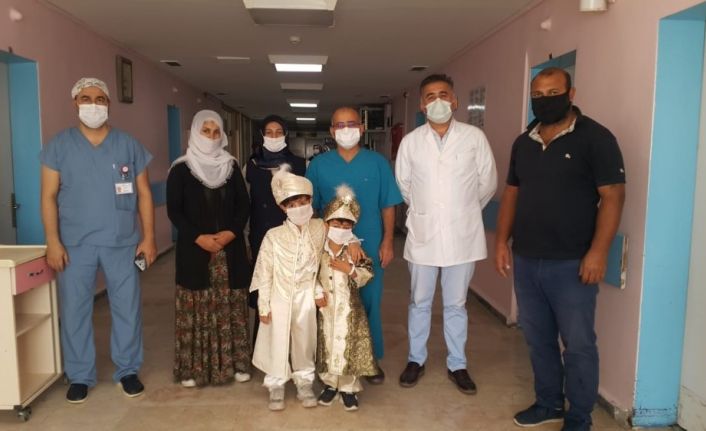 İHA’nın haberi ses getirdi, çocuklarını sünnet ettiremeyen aileye Sağlık Müdürlüğü sahip çıktı