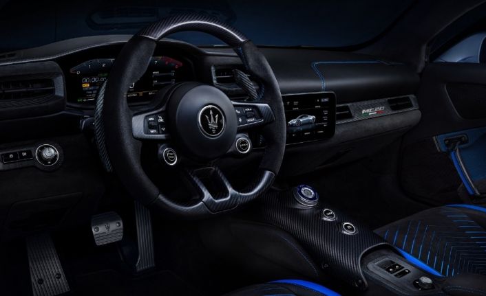 İtalyan otomotiv markası yeni spor otomobili tanıttı