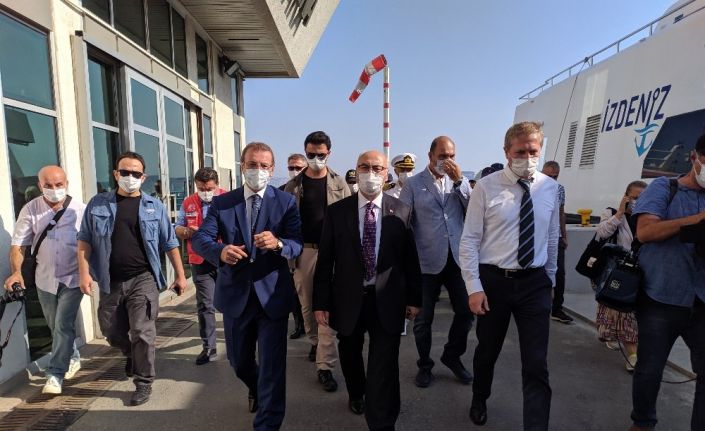 İzmir Valisi Köşger: "İzmir’de pozitif vakalı kişilerle temaslı olanlara test yapmaya başladık"