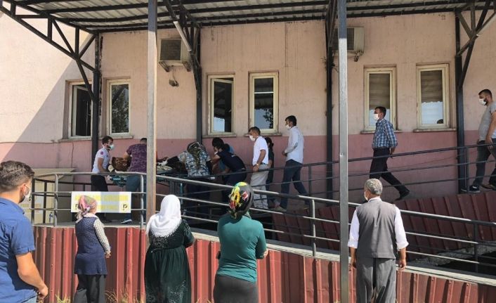 Kahvaltıda yediği salatalığın nefes borusuna kaçtığı genç yaşam mücadelesi veriyor