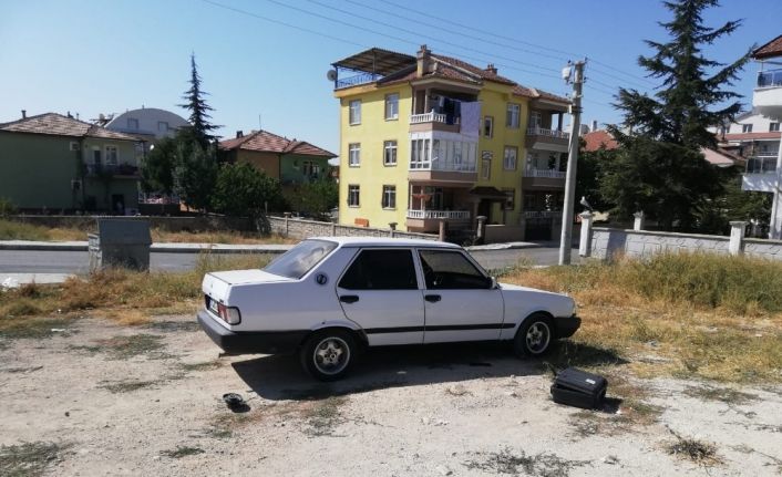 Karaman’da otomobilin hoparlör ve teybini çaldılar