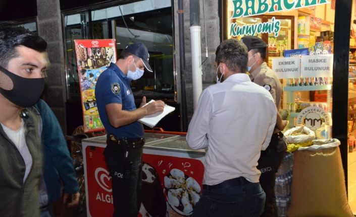 Kars’ta polisten Kovid-19 denetimi
