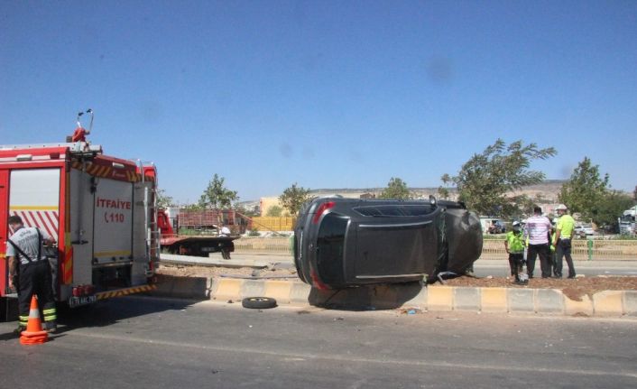 Kilis’te iki otomobil çarpıştı: 5 yaralı