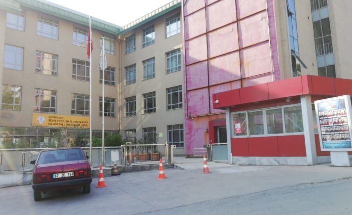 Kız Anadolu İmam Hatip Lisesinden korona virüs şoku