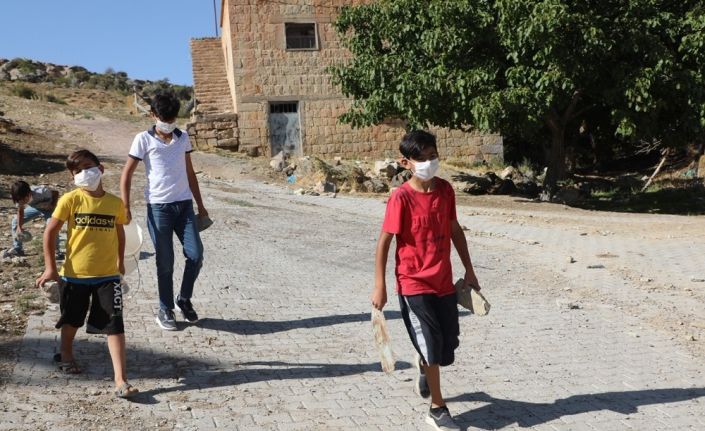 Koçcağızlı çocuklardan ’Ayağınıza taş değmesin’ kampanyası