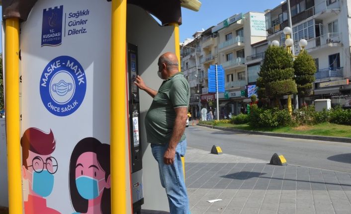 Kuşadalılar ve tatilciler maskematikden bir ayda 9 bin 853 maske satın aldı