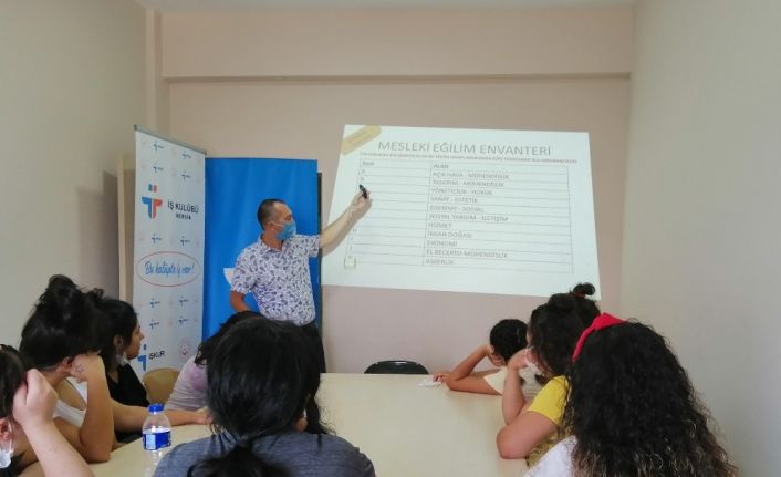 Mersin İŞKUR çocuk destek merkezinde meslek seçimi semineri düzenledi