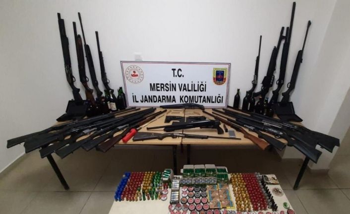 Mersin’de 39 adet av tüfeği ile 9 adet kuru sıkı tabanca ele geçirildi