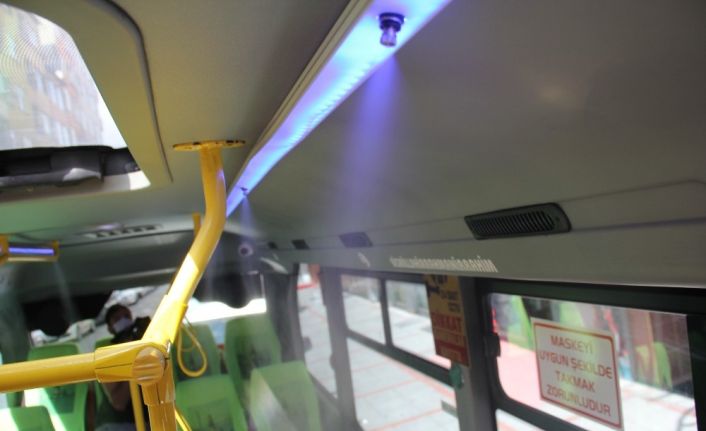 Minibüsündeki yolcuları ve kendisini Korona virüse karşı kurduğu püskürtmeli dezenfektan sistemi ile koruyacak