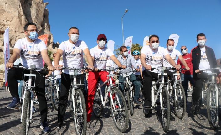 Nevşehir’de Avrupa Spor Haftası etkinlikleri kapsamında 7’den 70’e herkes bisiklet sürdü