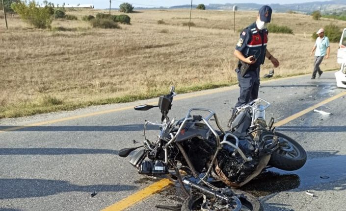 Otomobil ile motosiklet çarpıştı: 1 ölü