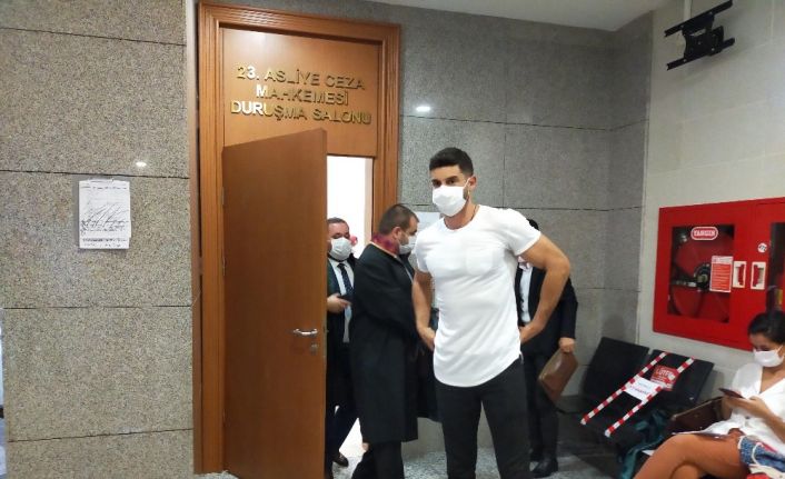 Oyuncu Berk Oktay’ın "Uygunsuz görüntü" davasının görülmesine devam edildi