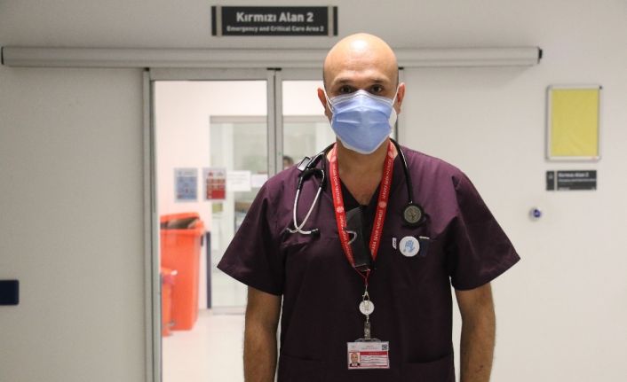 (Özel) Bilim Kurulu Üyesi Kayıpmaz uyardı: “Zatürre ve grip aşısı sizi Covid-19’un yaptığı zatürreden korumaz”