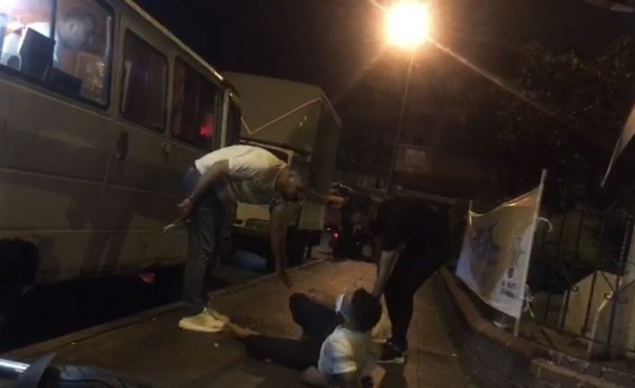 (Özel) İstanbul’da hareketli dakikalar kamerada: Polisten kaçan hırsızlar kaza yaptı