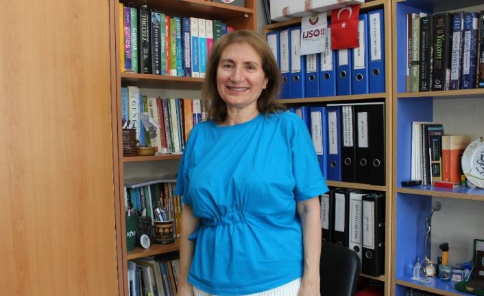 (ÖZEL) Prof. Dr. Açık: “Benim idealim zeki çocuklara yol gösterebilmek, yardım etmek. Çocuklarımıza bilimi sevdirmek ve bilim adamı olabilmelerini sağlamak”