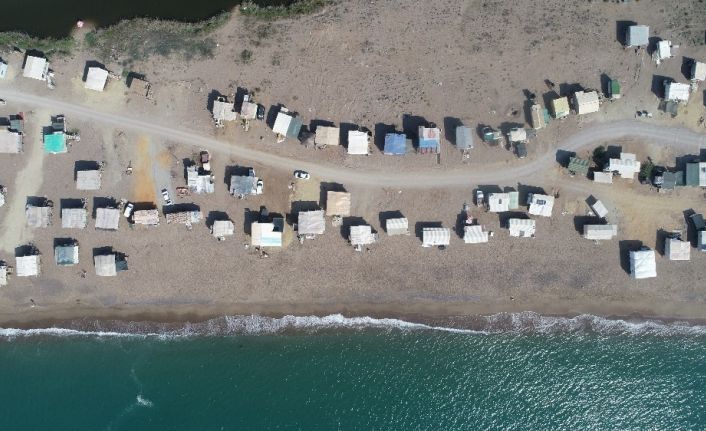 Pandemi, beş yıldızlı otellere komşu ’Çardak Beach’ tatili sezonunu da uzattı