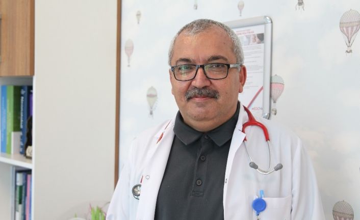 Prof. Dr. Rahmi Örs: “Covid pozitif olan anneler tedbirlerini alarak bebeklerini emzirmeye devam etmeli”