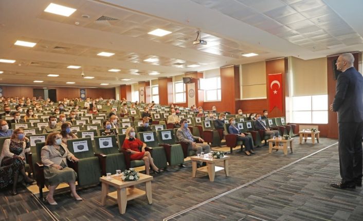 Protokol Uzmanı İhsan Ataöv: "Kurum kimliği şahıstan önce gelir"