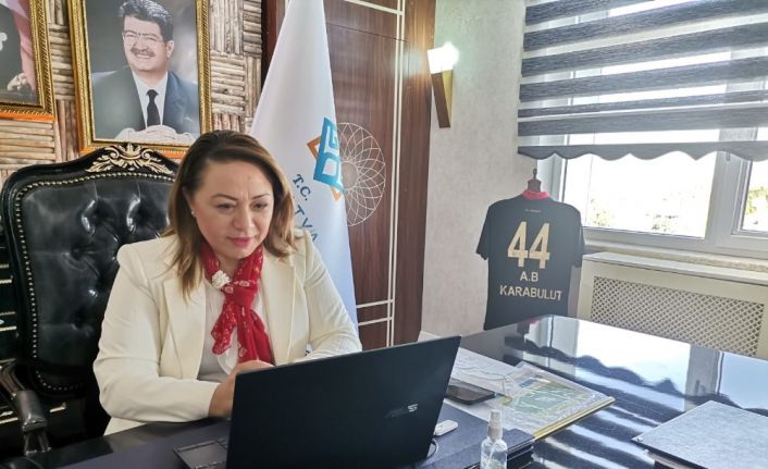 Rektör Karabulut: “Online eğitimde rol model uygulamalar geliştirdik”