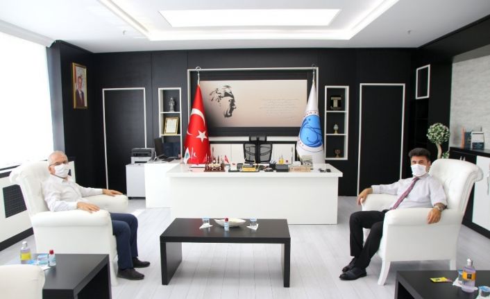 Rektör Karacoşkun İl Müdürü Bahattin Yetim ile bir araya geldi
