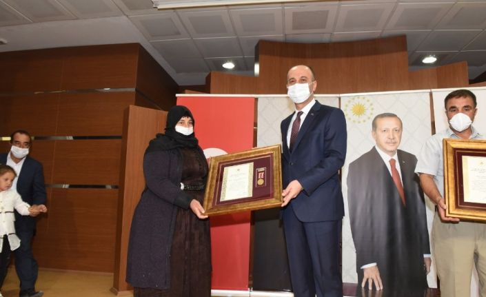 Şanlıurfa’da şehit aileleri ve gazilere devlet övünç madalyası ve beratı verildi