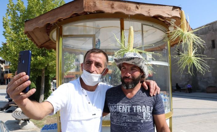 Sivaslı Kangal çobanı, dünyaca ünlü Dan Bilzerian’a benzerliği ile dikkat çekiyor