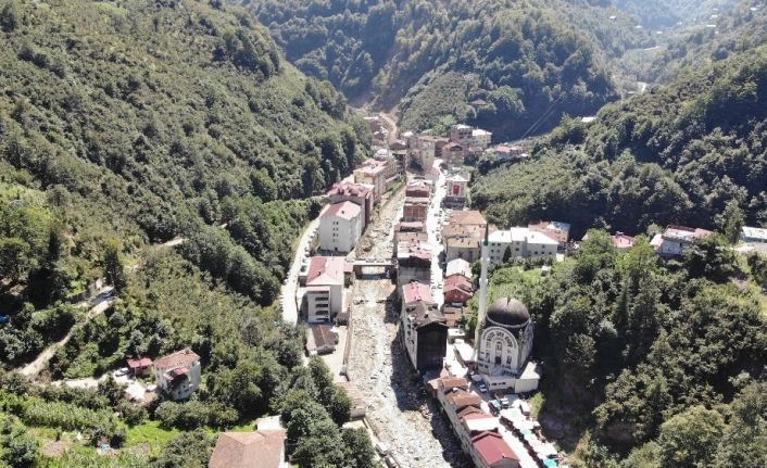 Trabzon’un Köprübaşı ilçesi şiddetli bir yağışta tıpkı Giresun’un Dereli ilçesi gibi sel riski taşıyor